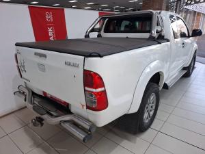 Toyota Hilux 3.0D-4D Xtra cab Raider Dakar edition - Image 2