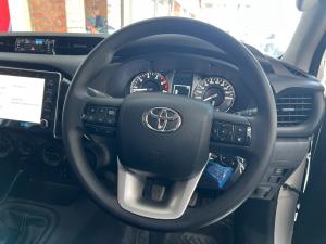 Toyota Hilux 2.4GD-6 single cab Raider manual - Image 8