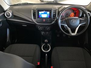 Toyota Vitz 1.0 XR manual - Image 6