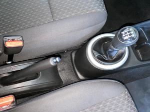 Toyota Vitz 1.0 XR manual - Image 11