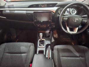 Toyota Hilux 2.8GD-6 double cab Raider auto - Image 6