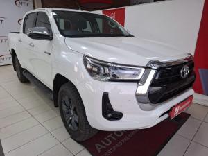Toyota Hilux 2.8GD-6 double cab Raider auto - Image 1