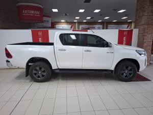 Toyota Hilux 2.8GD-6 double cab Raider auto - Image 3