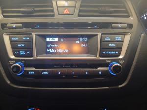 Hyundai i20 1.4 Motion auto - Image 12