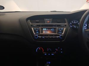 Hyundai i20 1.4 Motion auto - Image 13