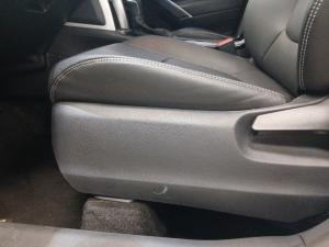 Toyota Corolla Cross 1.8 XR - Image 17