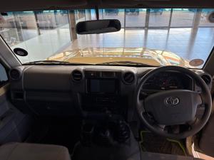Toyota Land Cruiser 79 4.5DD/C - Image 6