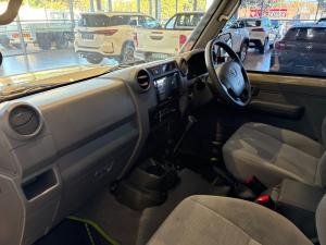 Toyota Land Cruiser 79 4.5DD/C - Image 7