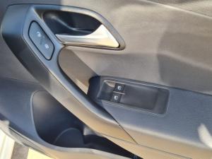 Volkswagen Polo Vivo 1.4 Comfortline - Image 13