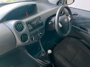 Toyota Etios hatch 1.5 Sprint - Image 7