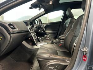 Volvo V40 Cross Country T5 AWD Inscription - Image 12