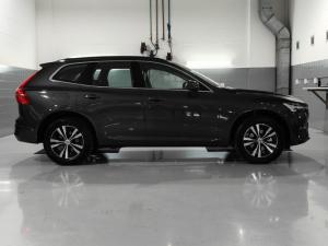 Volvo XC60 B5 AWD Ultimate Dark - Image 3