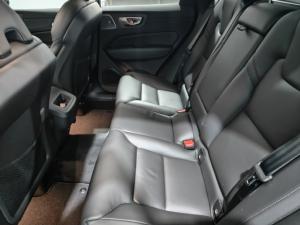 Volvo XC60 B5 AWD Ultimate Dark - Image 7