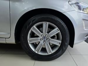 Volvo XC60 D4 Momentum - Image 10