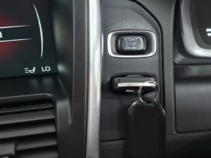 Volvo XC60 D4 Momentum - Image 17