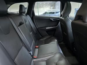 Volvo XC60 D4 Momentum - Image 7