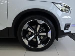 Volvo XC40 D4 AWD Momentum - Image 11
