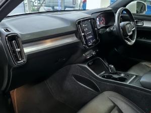 Volvo XC40 D4 AWD Momentum - Image 13
