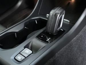 Volvo XC40 D4 AWD Momentum - Image 20