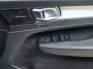 Volvo XC40 D4 AWD Momentum - Image 22