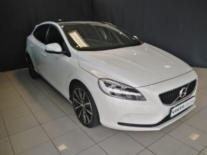 Volvo XC40 T4 R-Design - Image 1