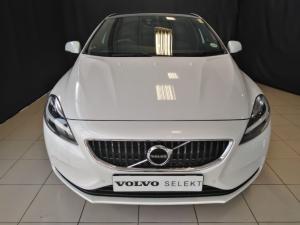 Volvo XC40 T4 R-Design - Image 2