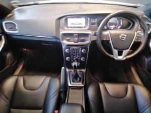 Volvo XC40 T4 R-Design - Image 3