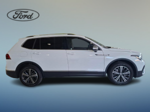 Volkswagen Tiguan Allspace 2.0TSI 4Motion Style - Image 11