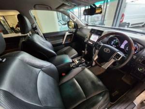 Toyota Land Cruiser Prado 4.0 VX - Image 6