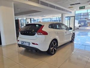 Volvo V40 Cross Country T4 Excel - Image 3