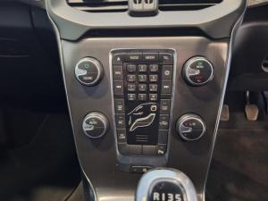 Volvo V40 Cross Country T4 Excel - Image 8