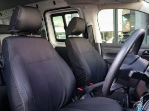 Volkswagen Caddy Maxi 2.0TDI crew bus - Image 12