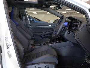 Volkswagen Golf R - Image 12