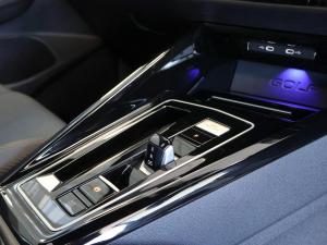 Volkswagen Golf R - Image 22