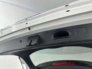 Hyundai Tucson 2.0 Premium - Image 11