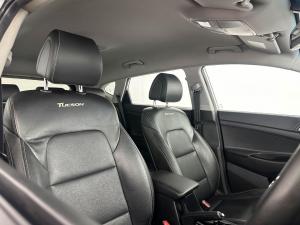 Hyundai Tucson 2.0 Premium - Image 17