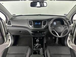 Hyundai Tucson 2.0 Premium - Image 18