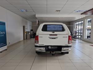 Toyota Hilux 2.4GD-6 double cab 4x4 Raider manual - Image 6