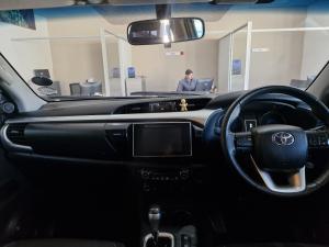 Toyota Hilux 2.8GD-6 double cab Raider auto - Image 6