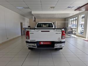 Toyota Hilux 2.4GD-6 single cab 4x4 Raider manual - Image 7