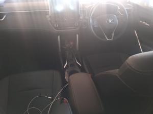 Toyota Corolla Cross 1.8 HEV XS - Image 6