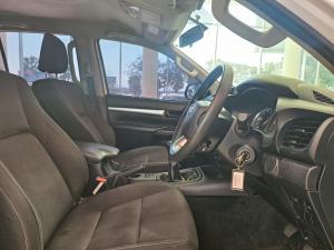 Toyota Hilux 2.4GD-6 double cab 4x4 Raider X manual - Image 8