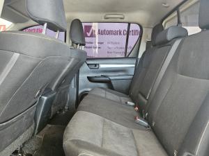 Toyota Hilux 2.4GD-6 double cab 4x4 Raider X manual - Image 9