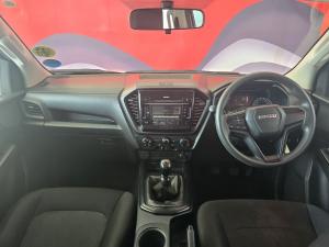 Isuzu D-Max 1.9TD single cab LS auto - Image 8