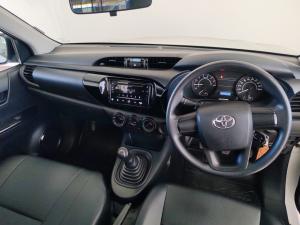 Toyota Hilux 2.0 single cab S (aircon) - Image 6