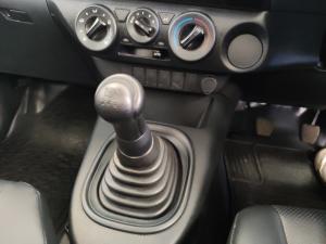 Toyota Hilux 2.0 single cab S (aircon) - Image 13