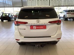 Toyota Fortuner 2.4GD-6 manual - Image 7