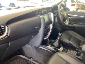 Toyota Fortuner 2.4GD-6 manual - Image 11
