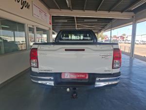 Toyota Hilux 2.4GD-6 single cab 4x4 Raider manual - Image 5
