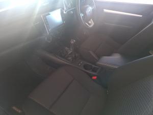 Toyota Hilux 2.4GD-6 single cab 4x4 Raider manual - Image 7